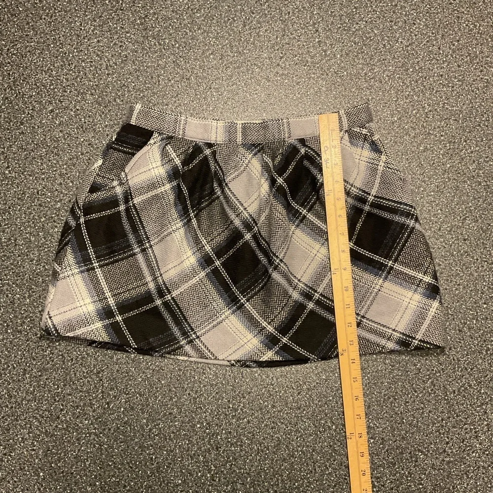 ❤️3/$15 Old Navy Mini Skirt